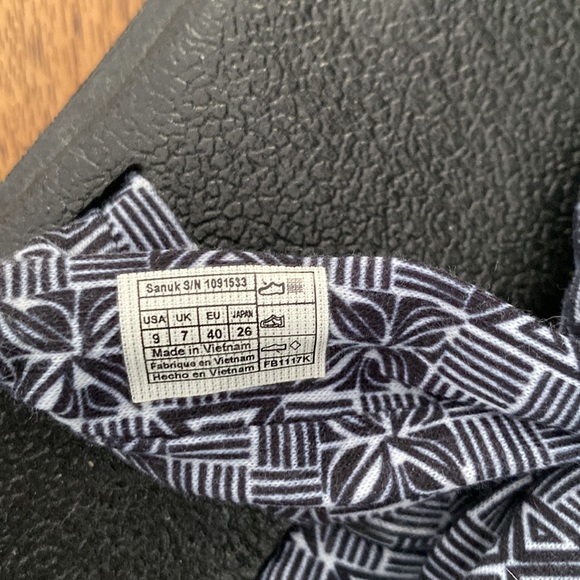 Sanuk flat sandals - Picture 3 of 3